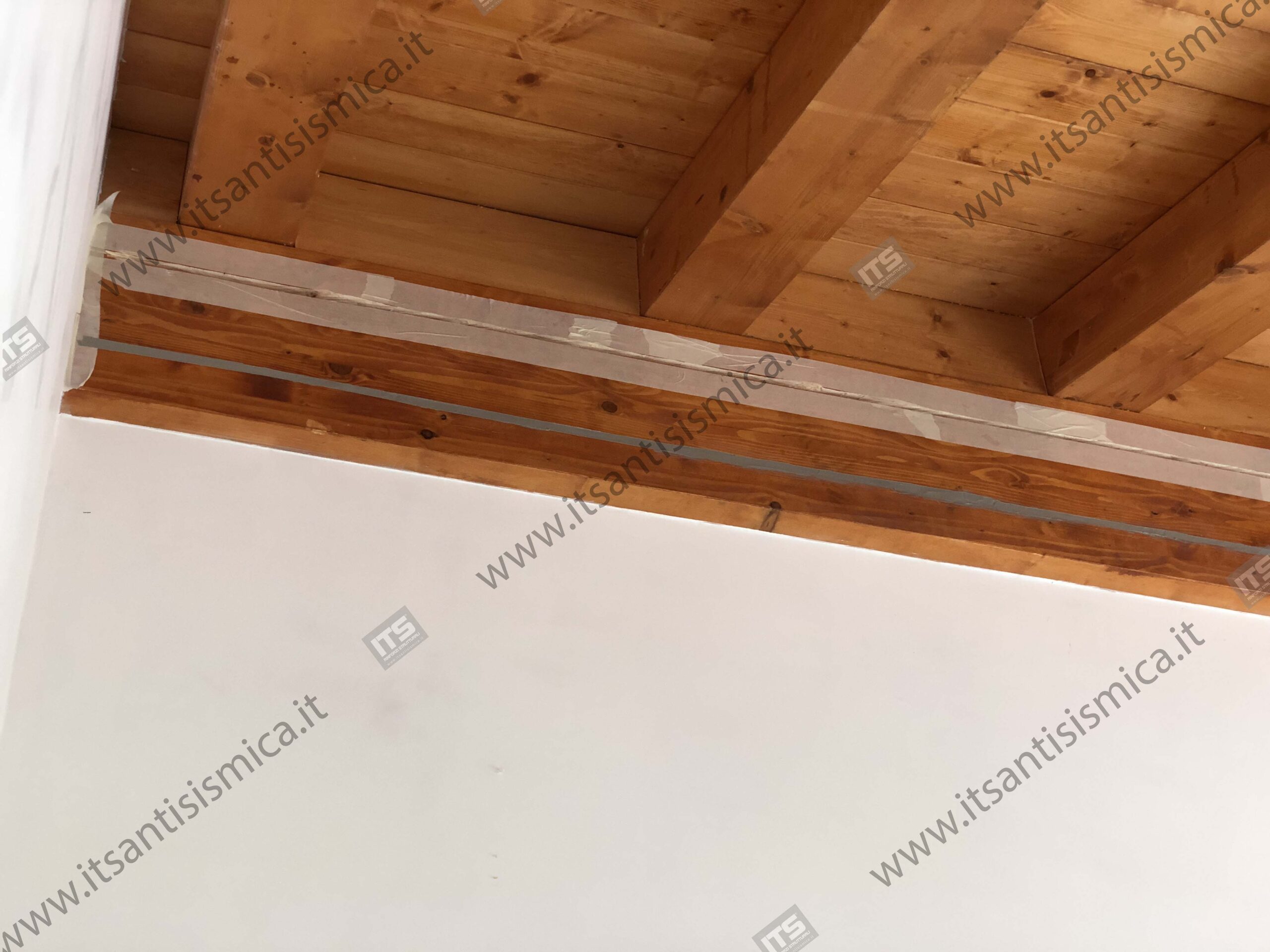Consolidamento trave in legno a Subiaco — Subiaco (RM) — fotografia di cantiere 6